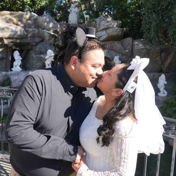 Disney Bride - White Minnie Mouse Ears with Veil